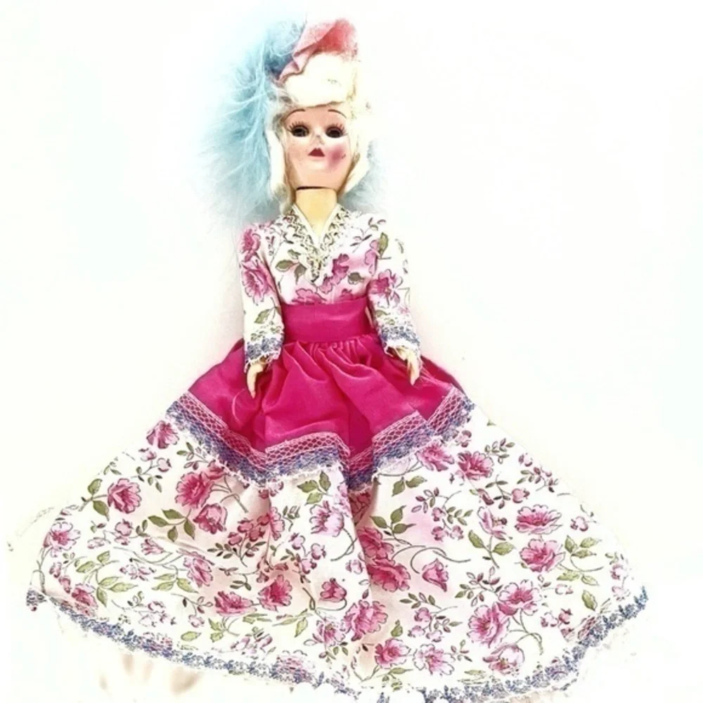 7! DOLLS! Vintage Dolls Of the World!